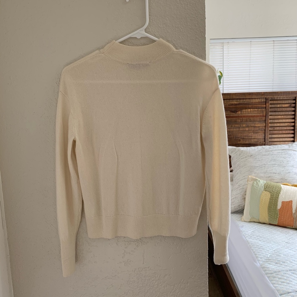 Everlane Cashmere Raglan Mockneck Sweater in Ivory